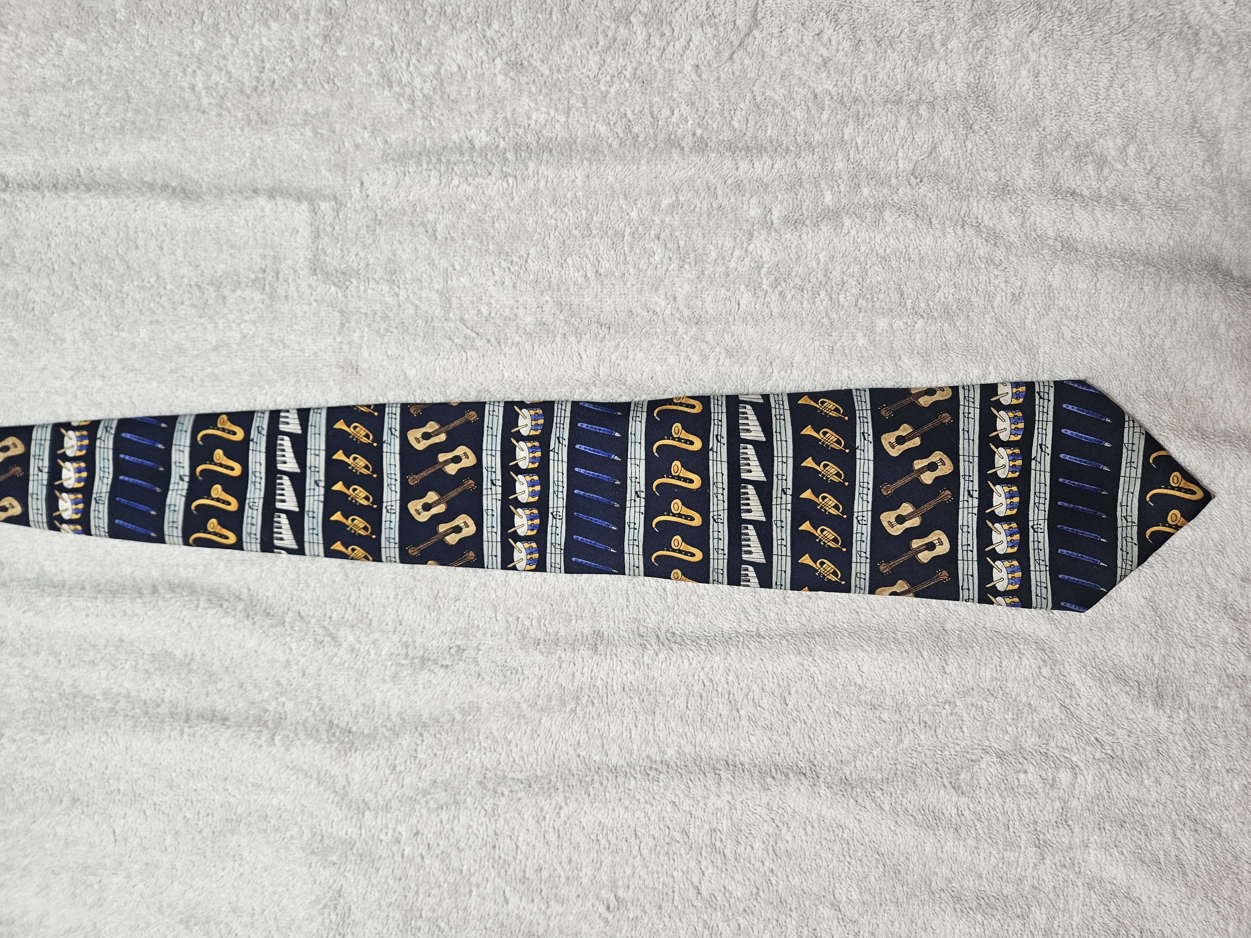 Save the Children Tie - Musical Madness